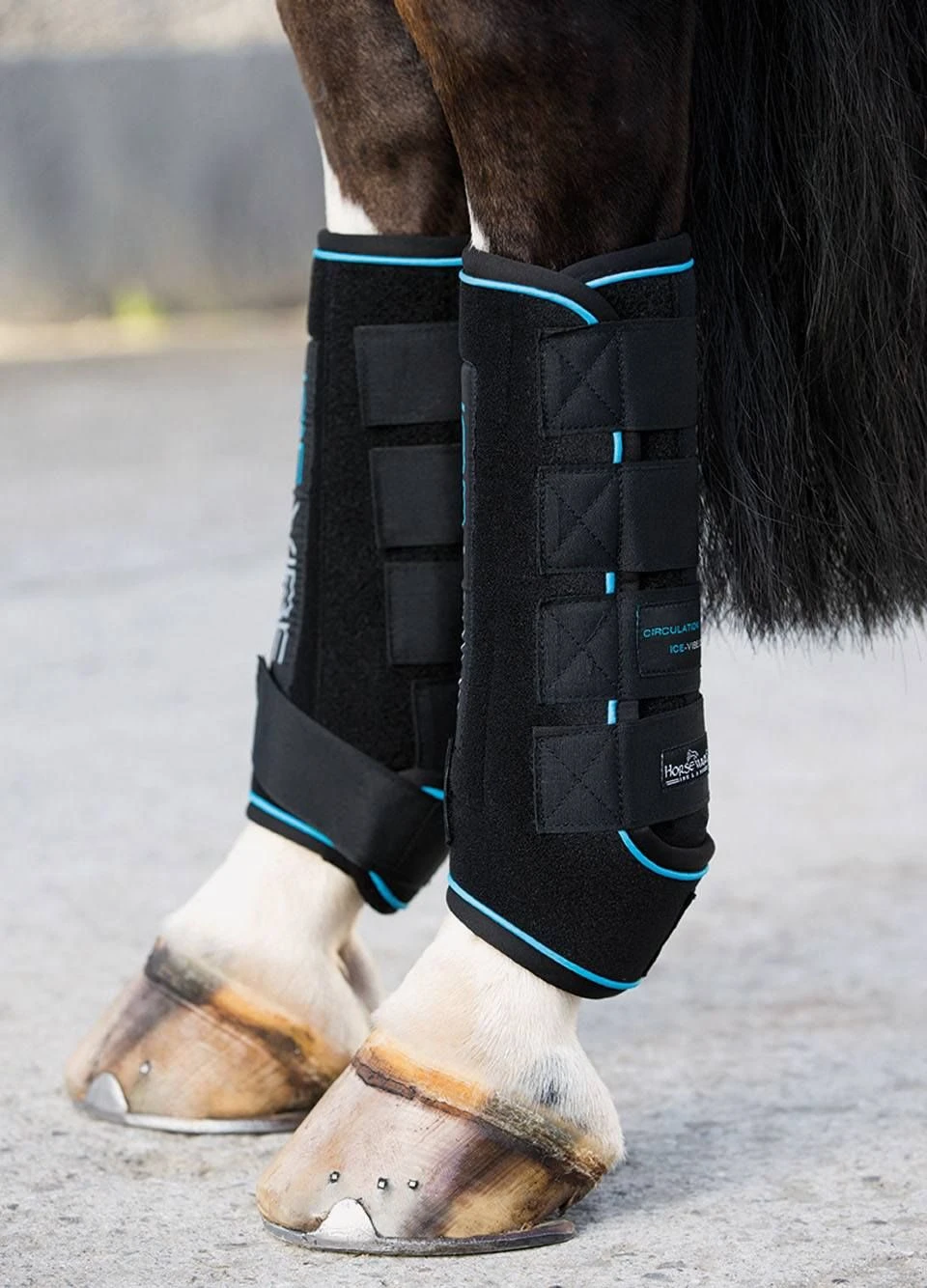 Ice-Vibe Boots - Black/Aqua